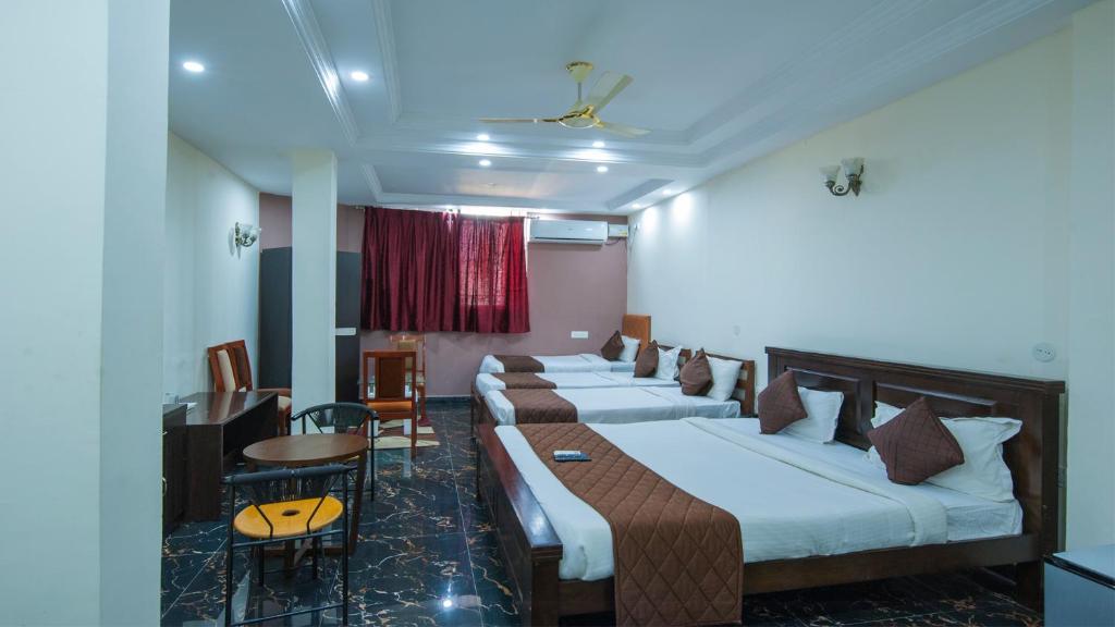 Luxury Triple Room - Image 2